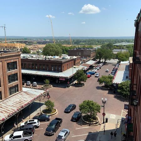 Blackout Themed Residence In The Prime Heart Of Omaha'S Old Market! Ngoại thất bức ảnh