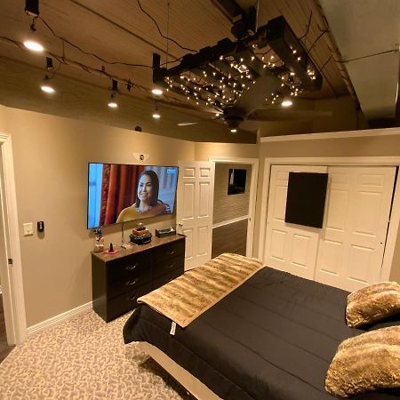 Blackout Themed Residence In The Prime Heart Of Omaha'S Old Market! Ngoại thất bức ảnh