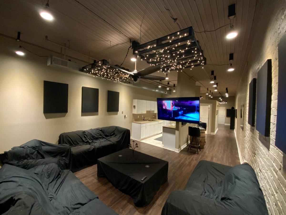 Blackout Themed Residence In The Prime Heart Of Omaha'S Old Market! Ngoại thất bức ảnh
