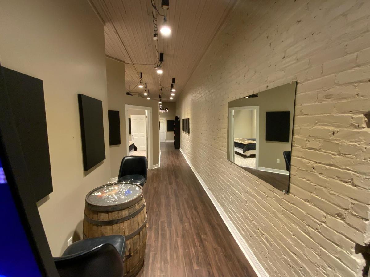 Blackout Themed Residence In The Prime Heart Of Omaha'S Old Market! Ngoại thất bức ảnh