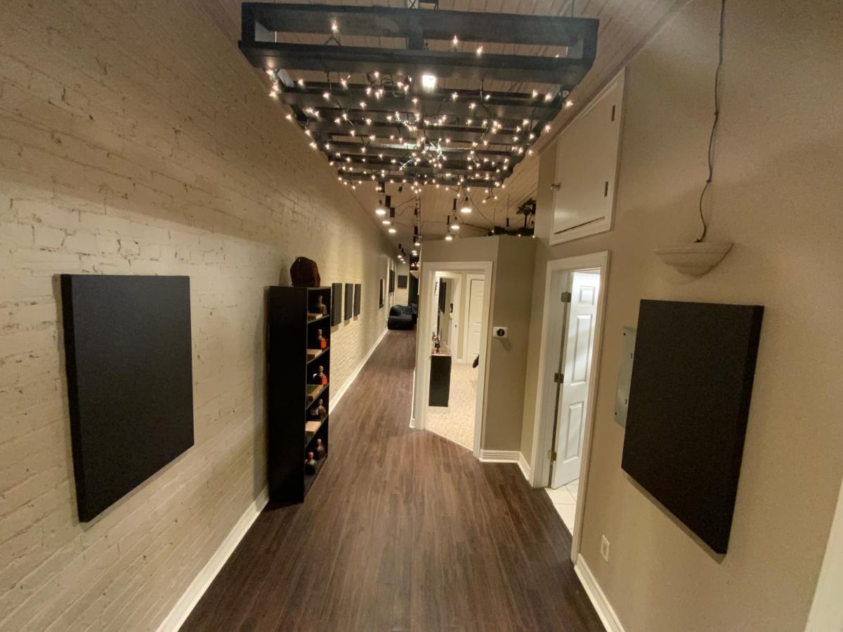Blackout Themed Residence In The Prime Heart Of Omaha'S Old Market! Ngoại thất bức ảnh